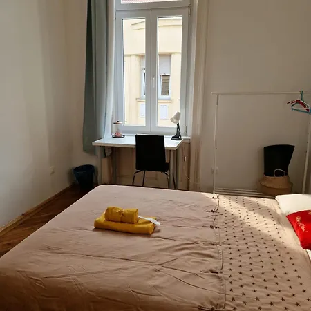 The Five-bedroom Haven Lejlighed *